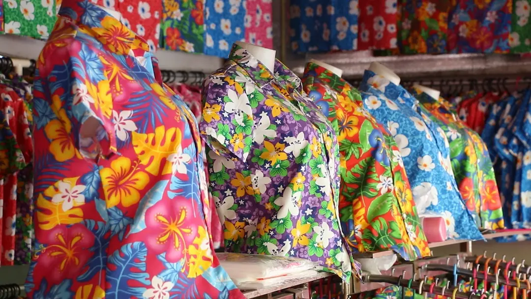 Фестиваль Сонгкран збільшує продажі квіткових сорочок і водяної зброї в Таїланді